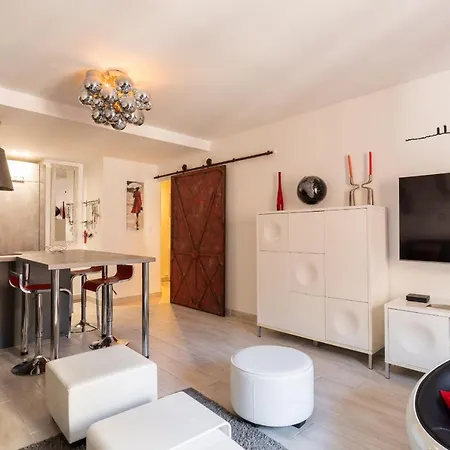 Apartment Dify Vieux